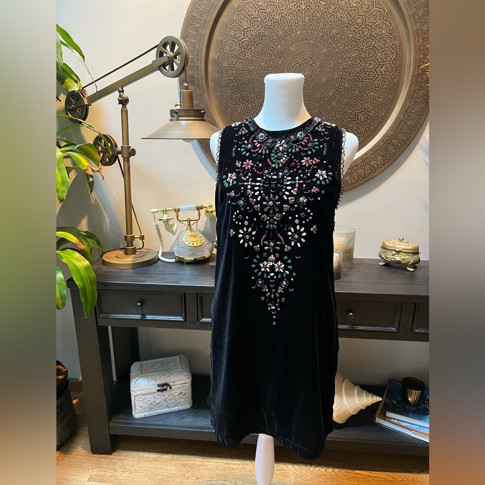 Urban Outfitters 3D Black Velvet Dress Small